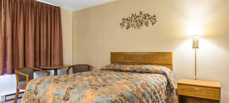 沃特福德罗德威酒店-新伦敦(Rodeway Inn Waterford - New London)图片