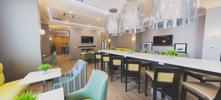 希尔顿欢朋酒店及套房博尔顿(Hampton Inn & Suites by Hilton Bolton)图片