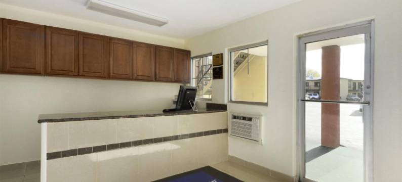 费拉格尔斯塔夫大学西温德姆豪生酒店(Howard Johnson by Wyndham Flagstaff University West)图片