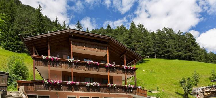 Apartment in Val Gardena near Ski Slopes图片