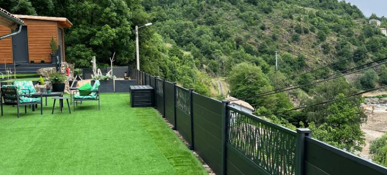 Riverside Chalet Retreat图片