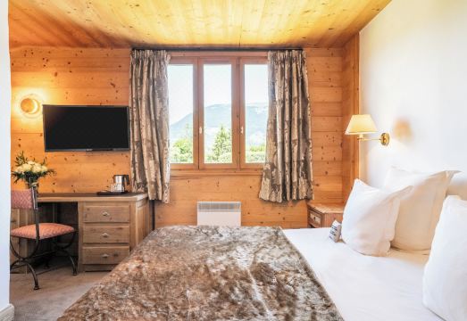 La Maison Hôtel les Peupliers Hotel Overview