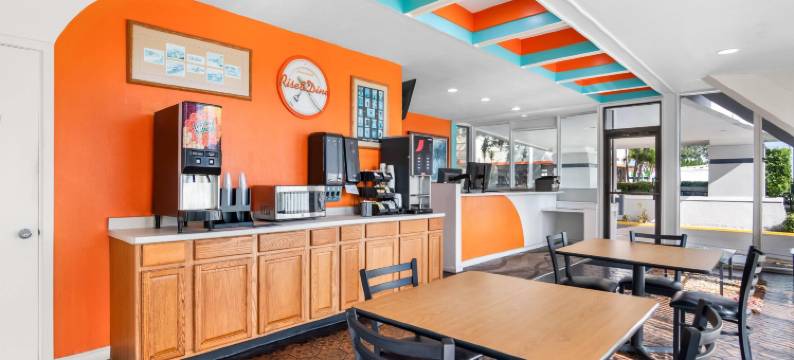 维洛海滩-市中心豪生酒店(Howard Johnson by Wyndham Vero Beach / Downtown)图片