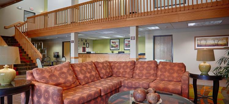 普拉特城KCI机场温德姆华美达酒店(Ramada by Wyndham Platte City KCI Airport)图片