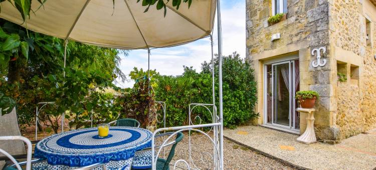 Beautiful holiday home with swimming pool图片
