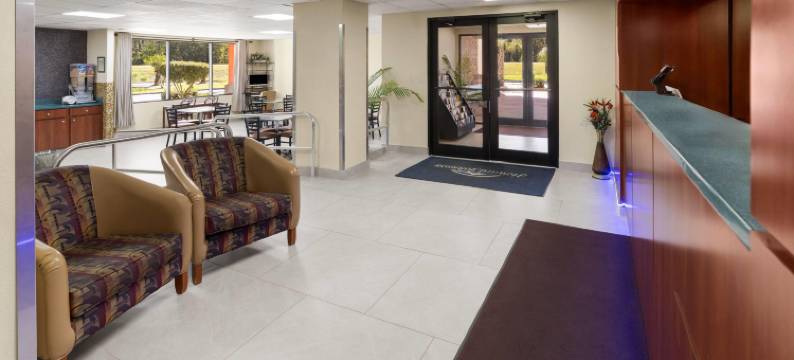 乔治亚州萨凡纳豪生酒店(Howard Johnson by Wyndham Savannah GA)图片