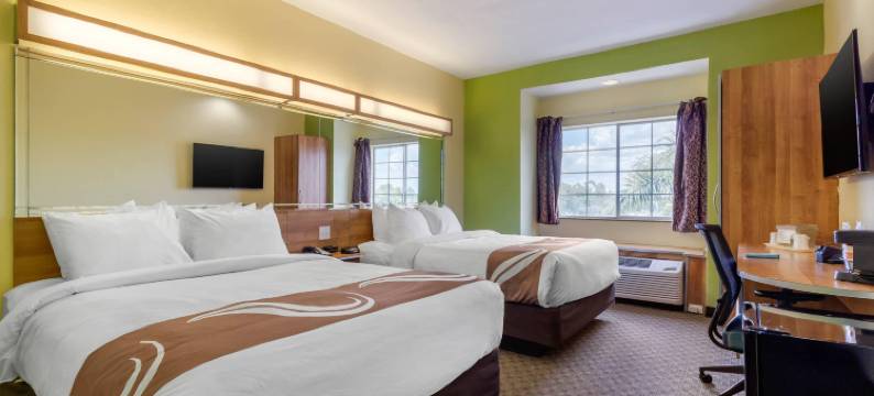 利哈伊埃克斯-迈尔斯堡凯艺套房酒店(Quality Inn & Suites Lehigh Acres Fort Myers)图片