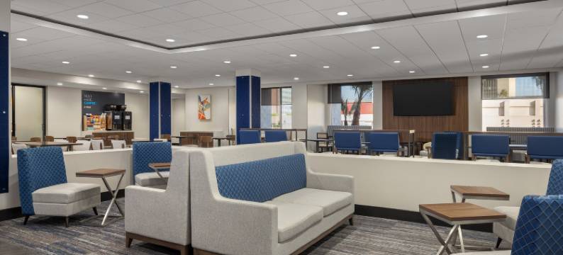 菲尼克斯中城智选假日套房酒店(Holiday Inn Express & Suites Phoenix - Midtown by IHG)图片