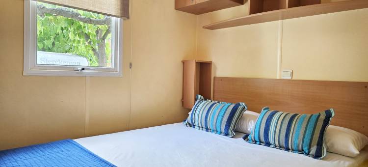 滨海卡内特风景海滩附近小屋(Bungalow in Canet de Mar near Scenic Beach)图片