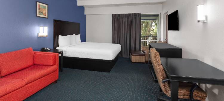 密尔沃基机场酒店(Travelodge by Wyndham Milwaukee)图片