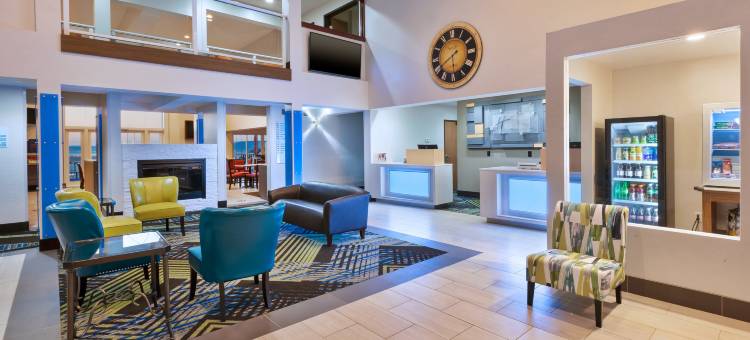 佩托斯基智选假日套房酒店(Holiday Inn Express & Suites PETOSKEY by IHG)图片