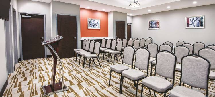 La Quinta by Wyndham San Antonio by Frost Bank Center图片