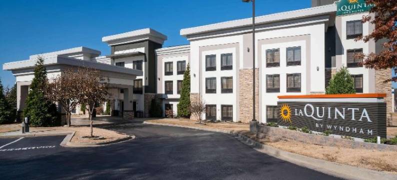 孟菲斯沃尔夫切斯拉昆塔温德姆套房酒店(La Quinta Inn & Suites by Wyndham Memphis Wolfchase)图片