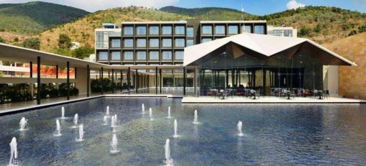 提鲁帕提马尔萨萨诺瓦高级酒店(Marasa Sarovar Premiere)图片