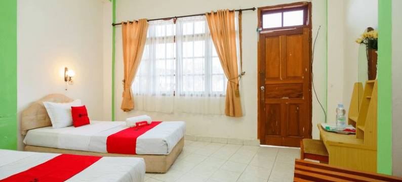 红多兹酒店-图科图克多巴湖(RedDoorz @ Tuktuk Danau Toba)图片