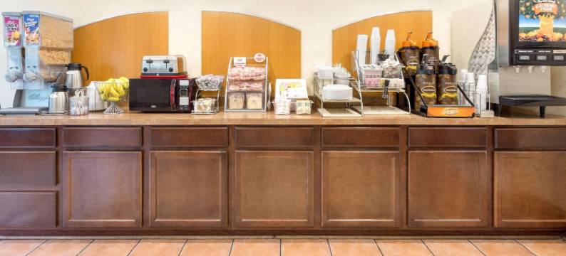 弗里波特温德姆速8酒店(Super 8 by Wyndham Freeport)图片