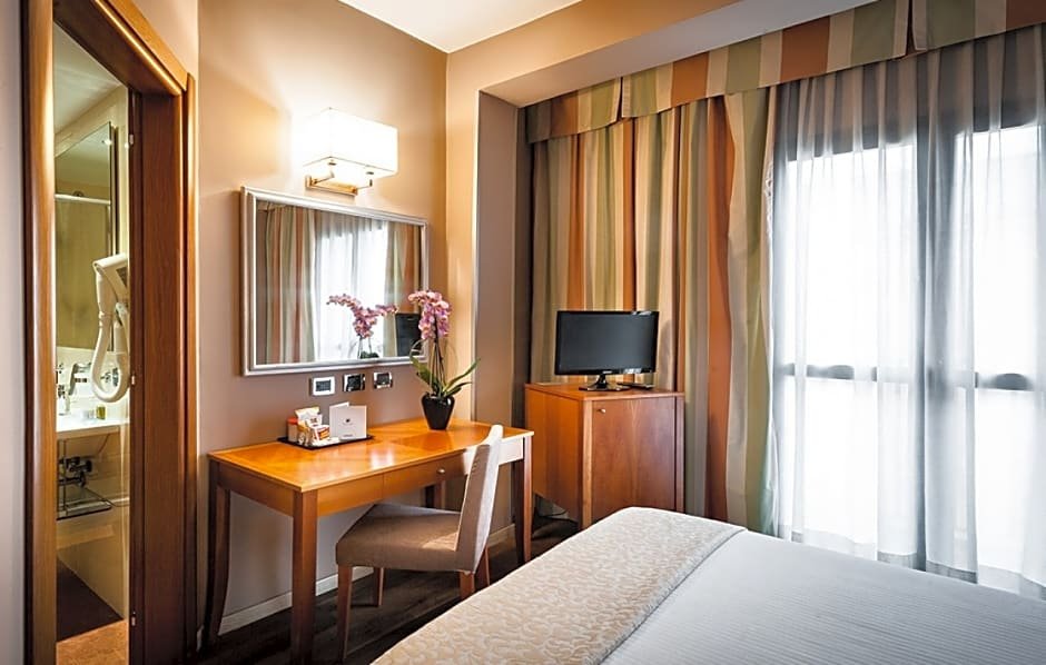 Hotel dei Cavalieri Caserta - la ReggiaOver view