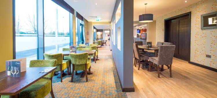 梅登黑德镇中心酒店(Premier Inn Maidenhead Town Centre)图片