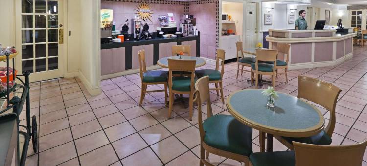 奥斯汀奥尔托夫拉昆塔温德姆酒店(La Quinta Inn by Wyndham Austin Oltorf)图片