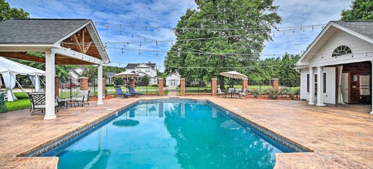 令人惊叹的Sumter家位于活跃的330英亩农场上！(Stunning Sumter Home on Active 330-Acre Farm!)图片