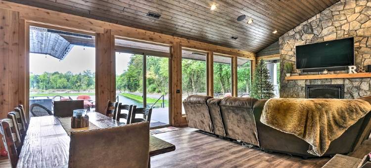 Luxurious Waterfront Retreat w/ Private Pond!图片