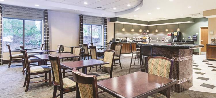 贝艾尔I-95出口77A拉昆塔温德姆套房酒店(La Quinta Inn & Suites by Wyndham Bel Air/I-95 Exit 77A)图片