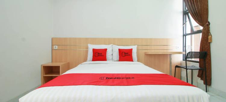 红多兹伊斯兰酒店-近索迪尔曼珍德拉大学(RedDoorz Syariah Near Universitas Jenderal Soedirman)图片