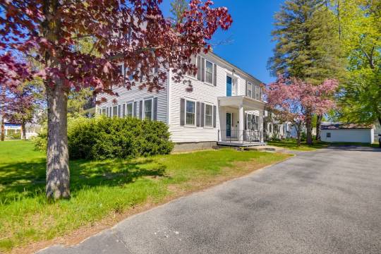'Ye Olde Inn' 弗赖堡主街上的历史性住宅!(Ye Olde Inn Fryeburg Historic Home on Main St!)