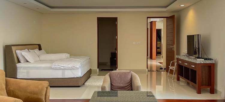 圣吉吉美尔鲍豪华别墅-由拉瓦纳管理-五卧别墅(Merbau Luxurious Villa Senggigi by The Lavana)图片