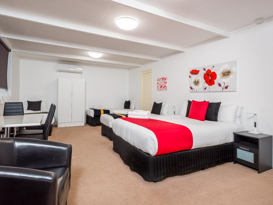 尤罗亚汽车旅馆