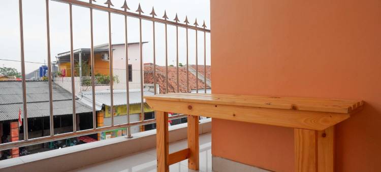 红多兹伊斯兰酒店-近直葛RS米特拉克卢阿加(RedDoorz Syariah Near RS Mitra Keluarga Tegal)图片