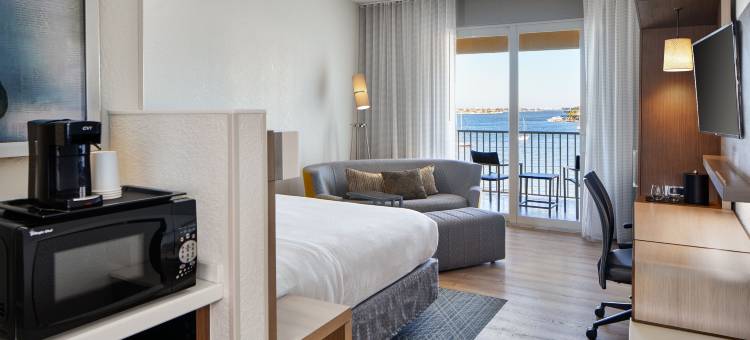 圣彼得堡克利尔沃特马德拉海滩万豪万怡酒店(Courtyard St. Petersburg Clearwater/Madeira Beach)图片