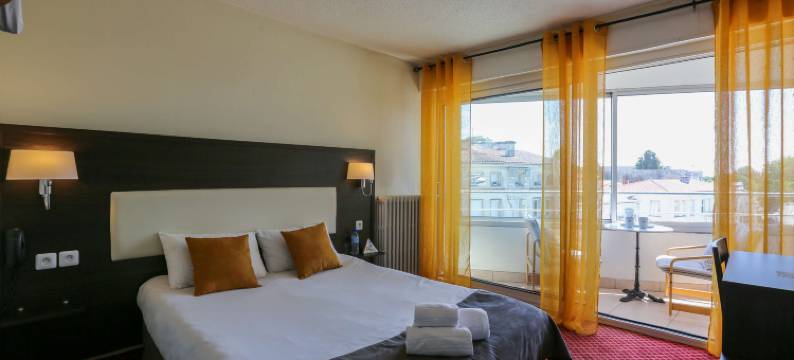 蓝色之夜布里特酒店(Brit Hotel Bleu Nuit)图片