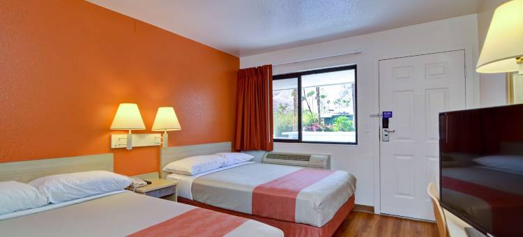 东部棕榈泉6号汽车旅馆(Motel 6 Palm Springs, CA - East - Palm Canyon)图片