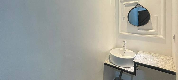 JM Tuparev Mitra RedDoorz图片