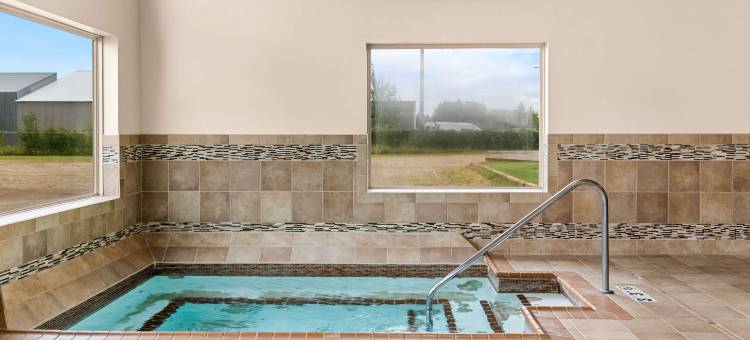 Heartland Inn  Suites, SureStay Collection by Best Western图片