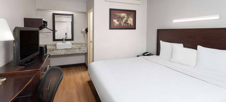 皮奥里亚红屋顶酒店(Travelodge by Wyndham Peoria)图片