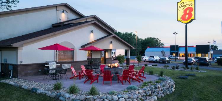 灵湖-奥科博吉速8酒店(Super 8 by Wyndham Spirit Lake/Okoboji)图片