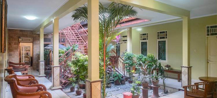 瑞德多兹 @ 沙布里纳霍姆斯泰西亚拉玛古沃(RedDoorz @ Shabrina Homestay Syariah Maguwo)图片