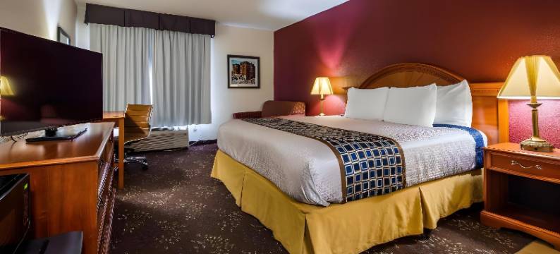 伊凡斯维尔北凯隆波因特酒店(Clarion Pointe Evansville North)图片