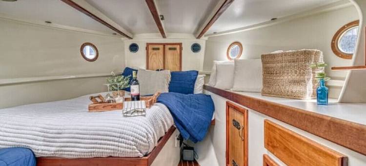 38英尺游艇配有豪华设施及皮划艇!(38' Yacht equipped with luxury and kayaks!)图片