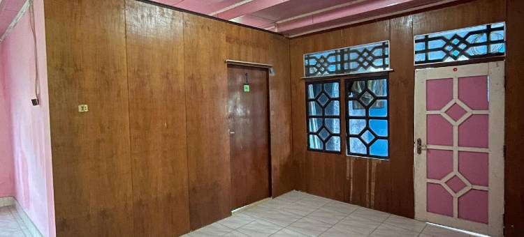 Hotel O 阿索卡英达酒店，靠近PT. PLN(国有)巴鲁变电站(Hotel O Penginapan Asoka Indah Near PT. Pln (Persero) Gardu Induk Barru)图片