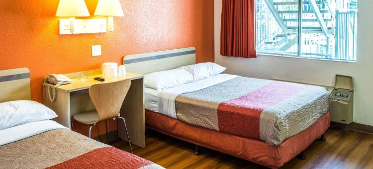 贝克斯菲尔德会议中心6号汽车旅馆(Motel 6 Bakersfield, CA - Convention Center)图片