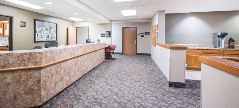 艾奥拉温德姆速8酒店(Super 8 by Wyndham Iola KS)图片