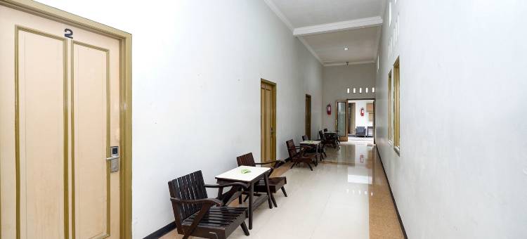 Super OYO 2436 肯查纳酒店(Super OYO 2436 Hotel Kencana)图片