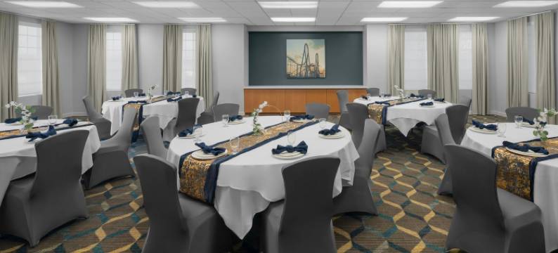 圣塔克拉里塔巴伦西亚万枫酒店(Fairfield Inn Santa Clarita Valencia)图片