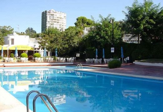 Politur F-4 Hotel Overview