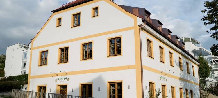 Bob W Munich Airport - Peterhof图片