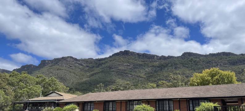 COUNTRY PLAZA 霍尔斯山谷国家广场大厅间隙(Country Plaza Halls Gap)图片