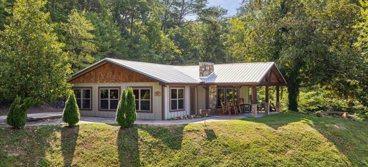 私人15英亩带池塘热水浴缸游戏室(Sharp Hollow by Beyond Expectations W Hot Tub)图片